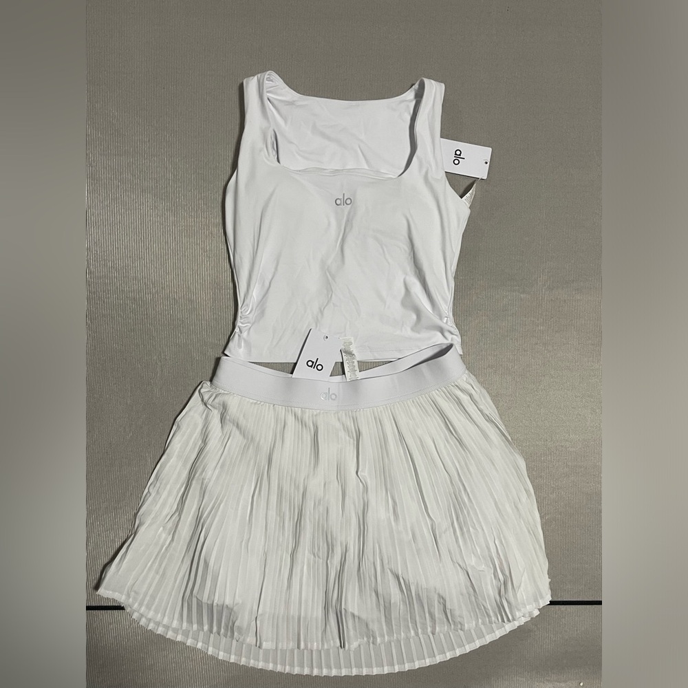 ALO Yoga White Pleated Skater Skirt with Elastic Waist